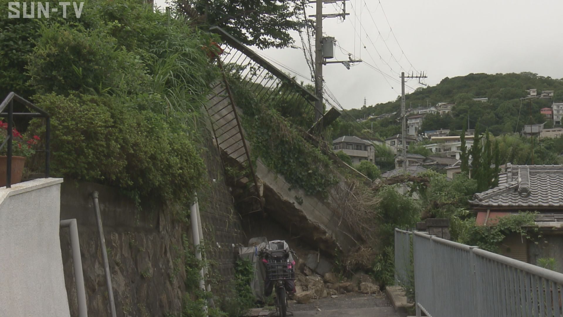 神戸市長田区で住宅の斜面崩壊 けが人なし サンテレビニュース