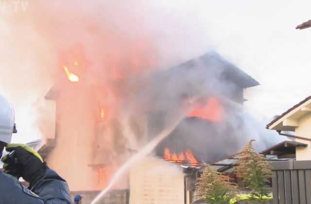 姫路市の民家で火事 2人搬送 サンテレビニュース