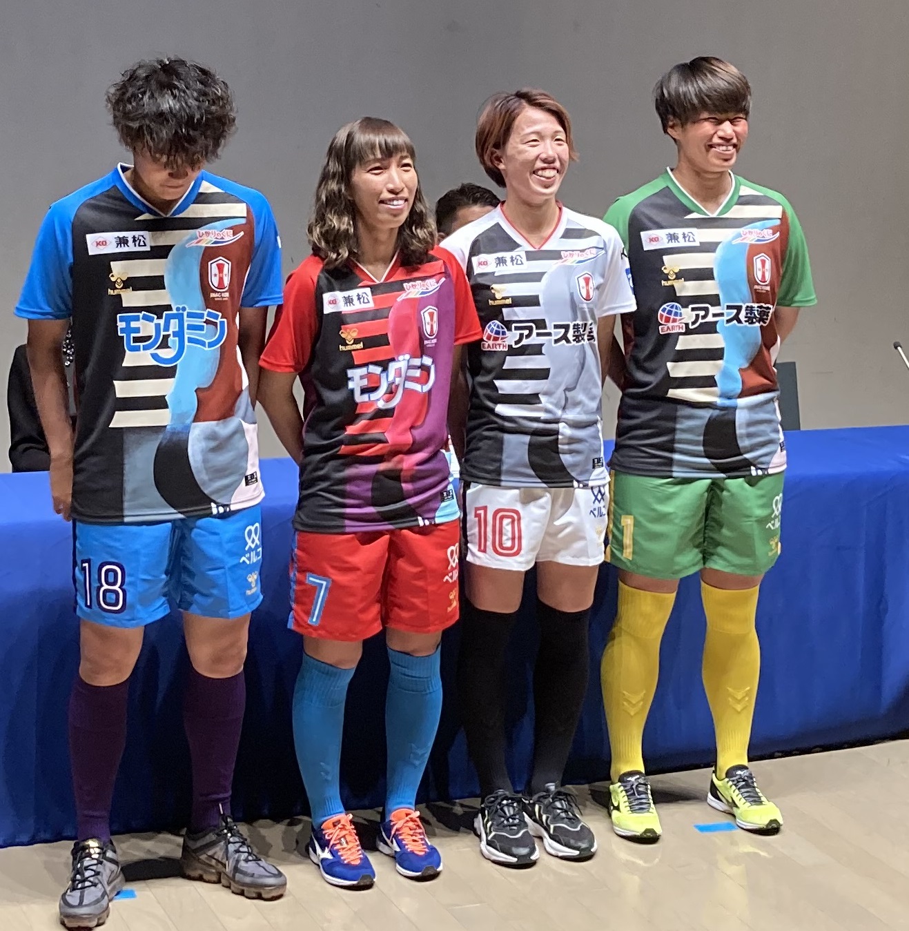 女子サッカー】秋にプロリーグ開幕、INAC神戸は新ユニホームで“初代