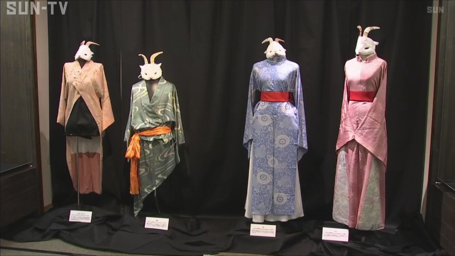 モンゴルと日本の文化の融合 豊岡市の博物館で創作衣装を展示 - サン